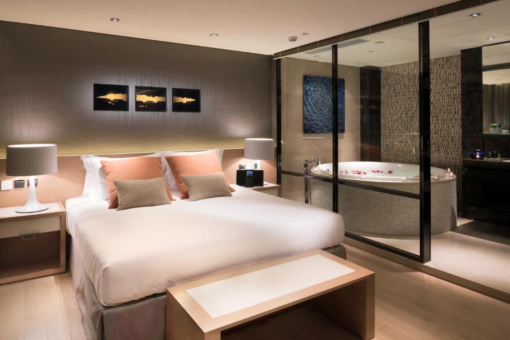 Nina Hotel Island South
